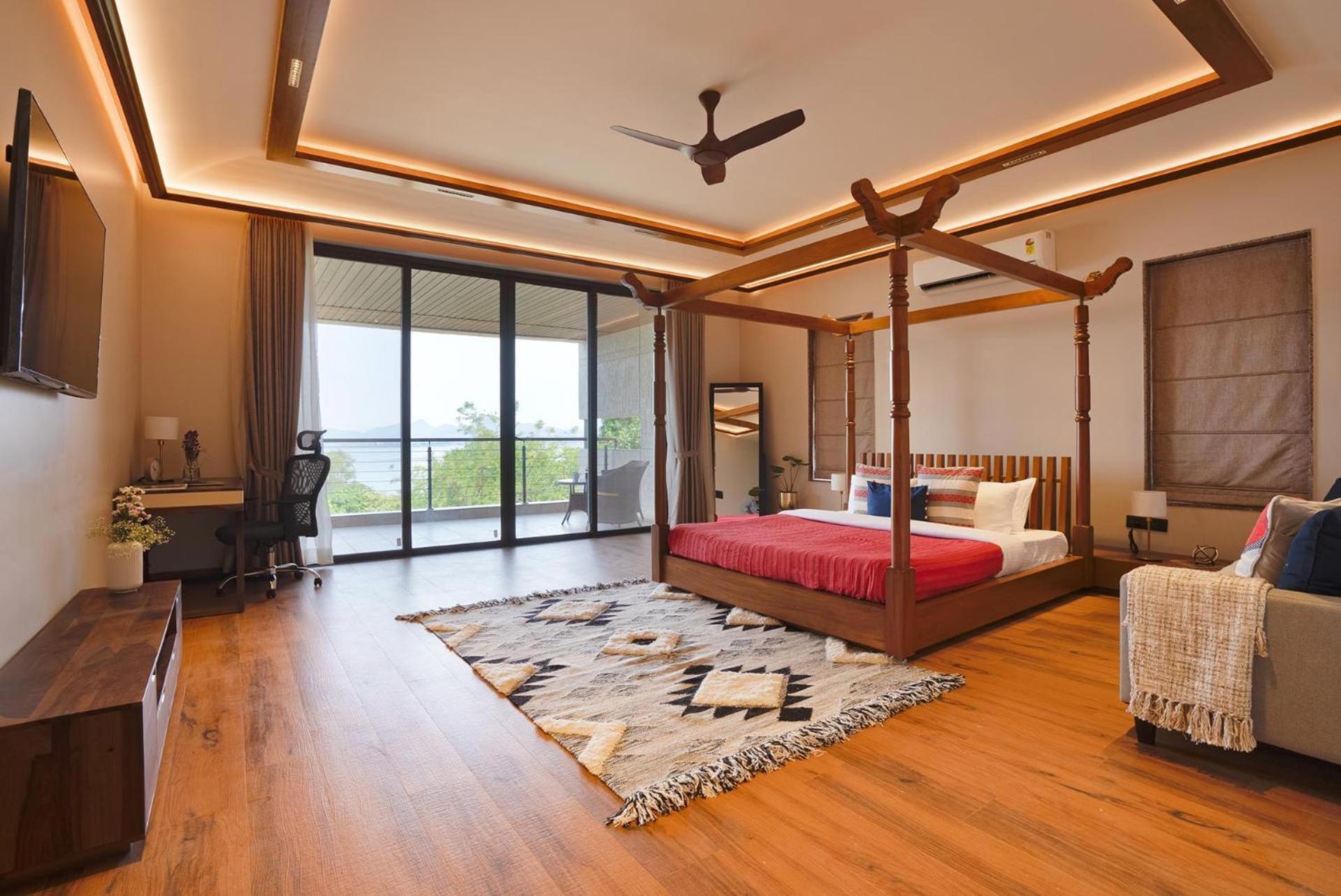 Pearl Lakeview Mansion By Stayvista - Lakeside Villa With Infinity Pool, Jacuzzi, In-House Theatre & Games Room Игатпури Екстериор снимка