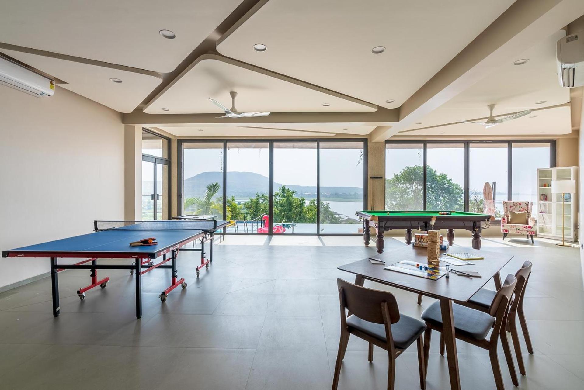 Pearl Lakeview Mansion By Stayvista - Lakeside Villa With Infinity Pool, Jacuzzi, In-House Theatre & Games Room Игатпури Екстериор снимка